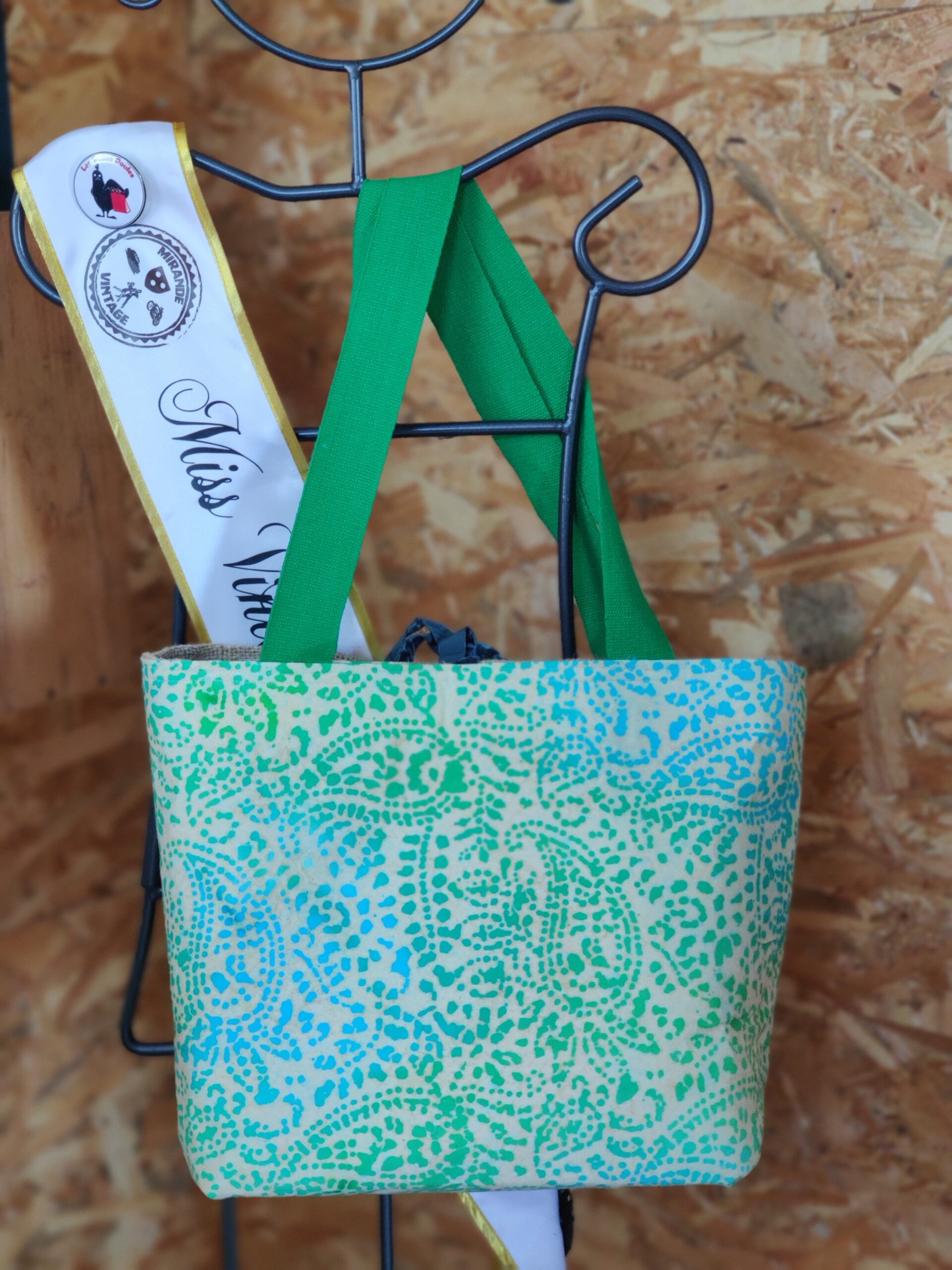 sac shopping fait main en toile de jute de café recyclé unique les belles poules