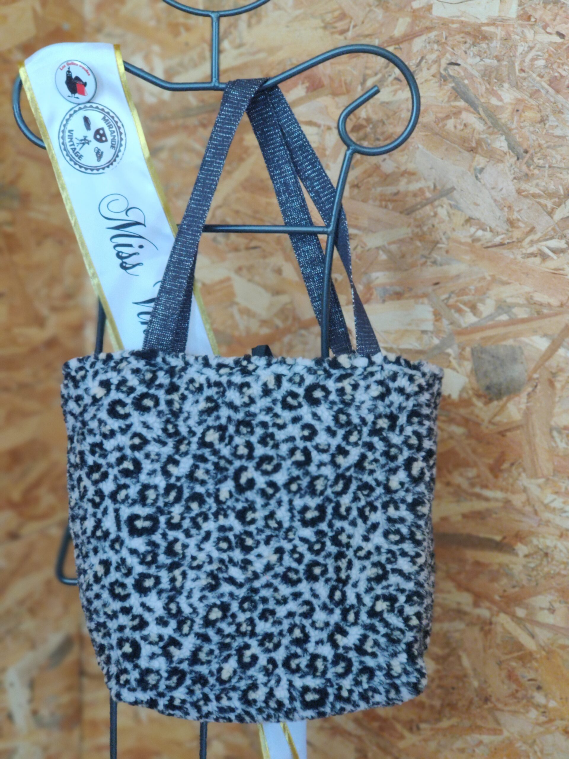 sac fait main en toile de jute de café recyclé unique les belles poules