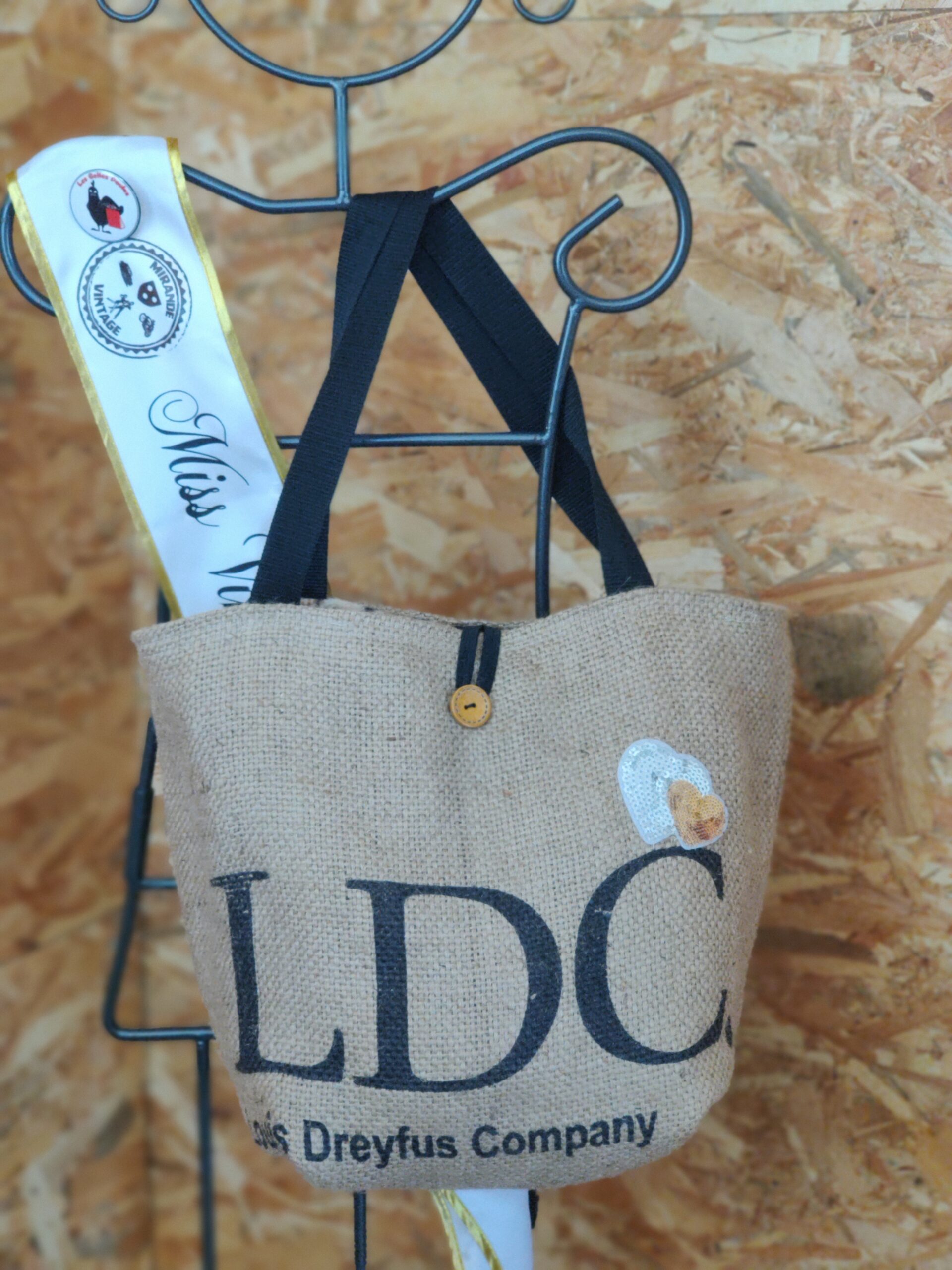 sac shopping fait main en toile de jute de café recyclé unique les belles poules