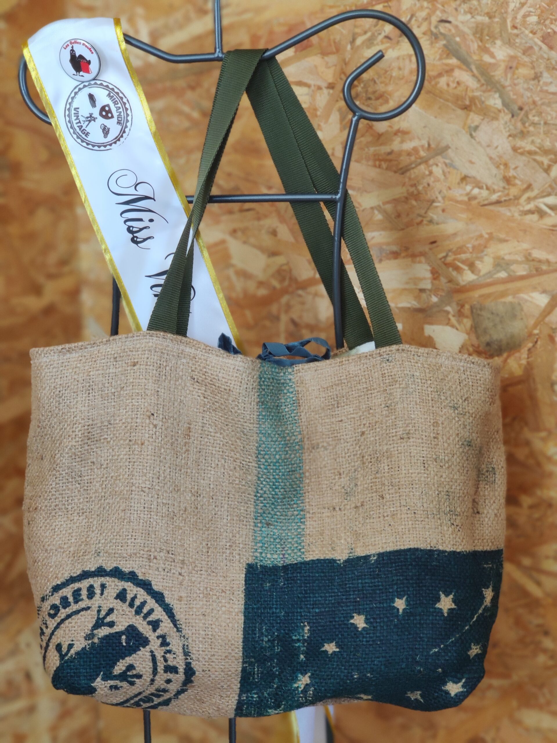 sac shopping fait main en toile de jute de café recyclé unique les belles poules