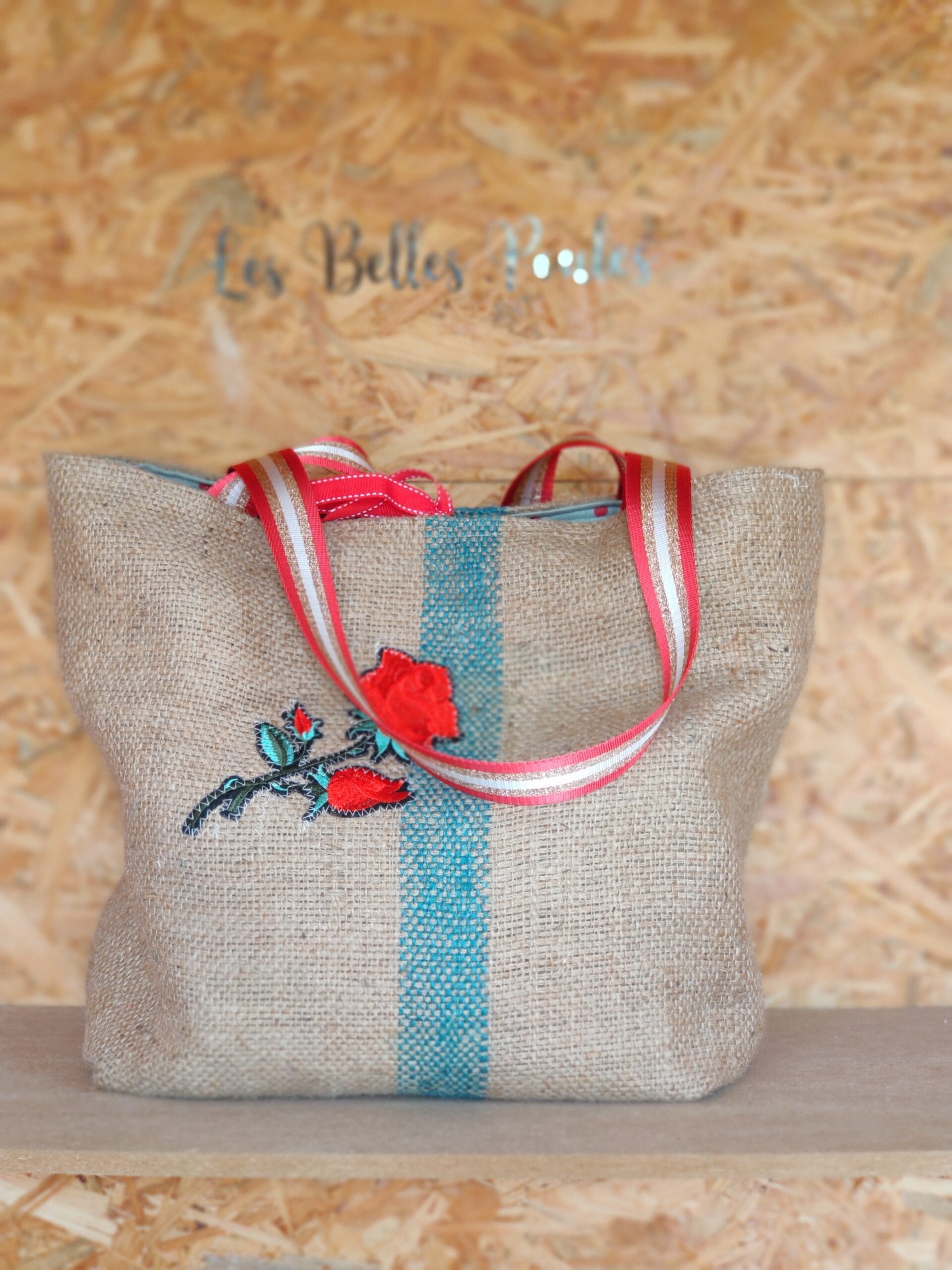 sac fait main en toile de jute de café recyclé les belles poules