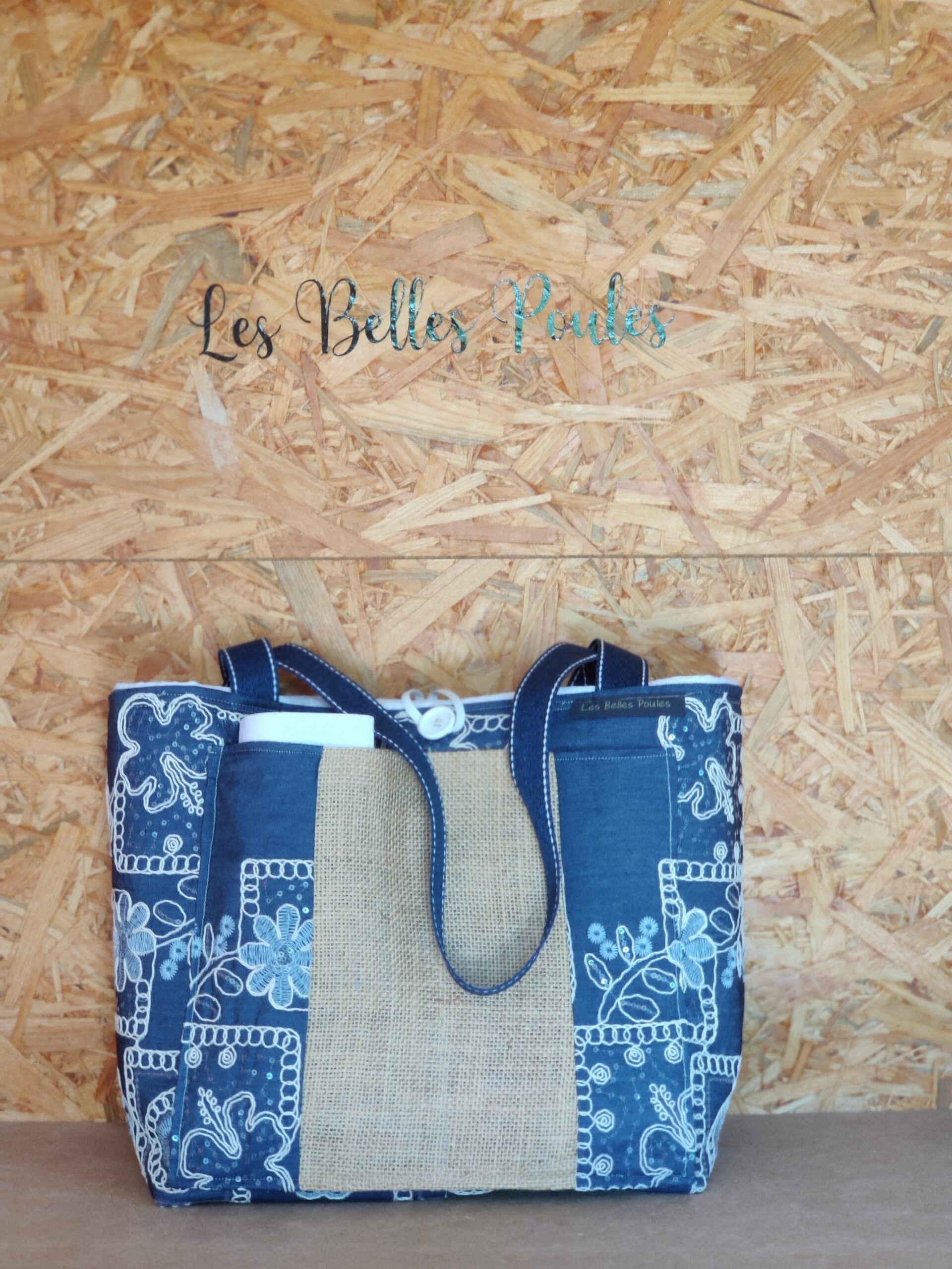 SAC FAIT MAIN EN TOILE DE JUTE DE CAFE RECYCLE LES BELLES POULES