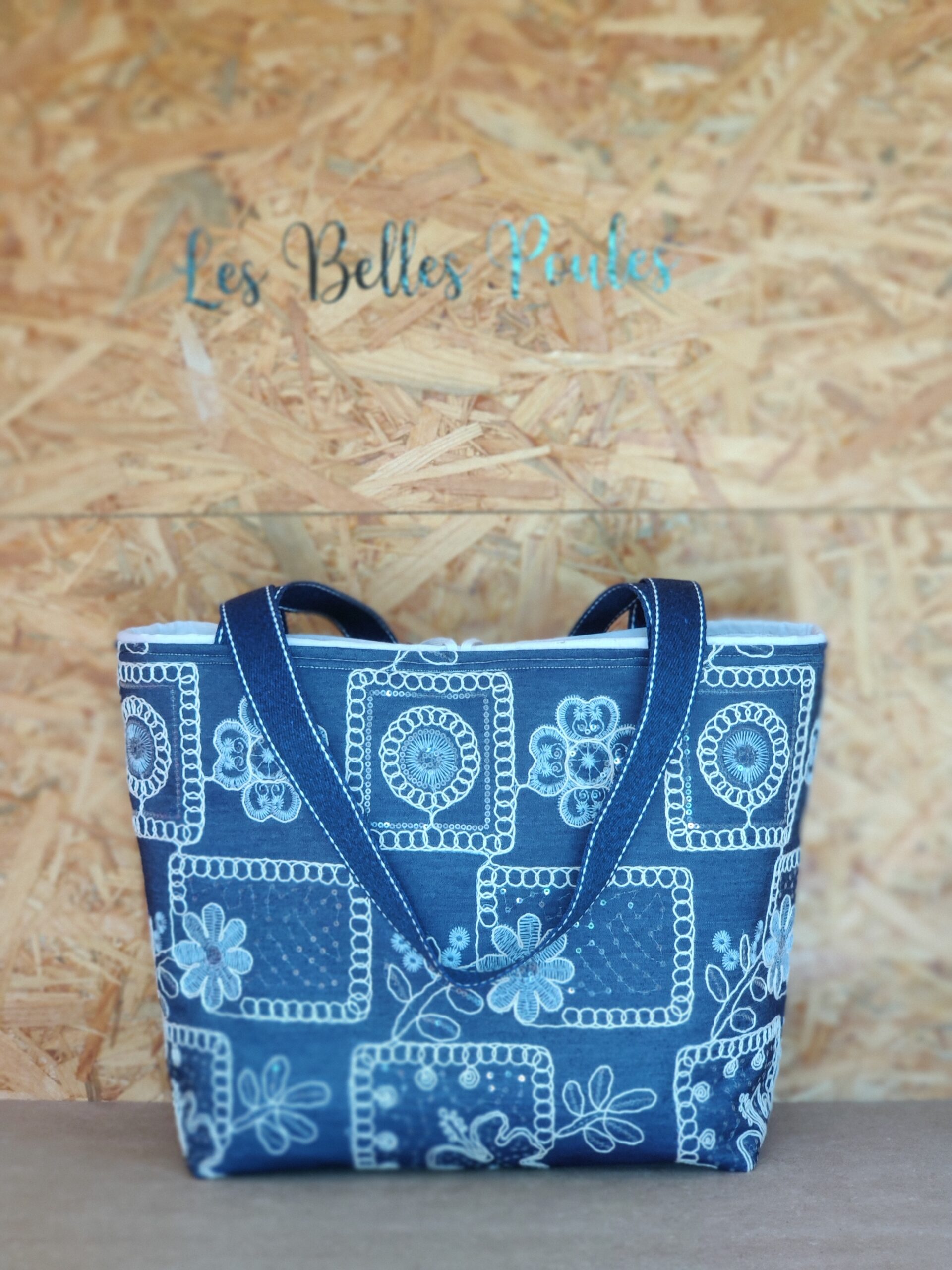 SAC FAIT MAIN EN TOILE DE JUTE DE CAFE RECYCLE LES BELLES POULES