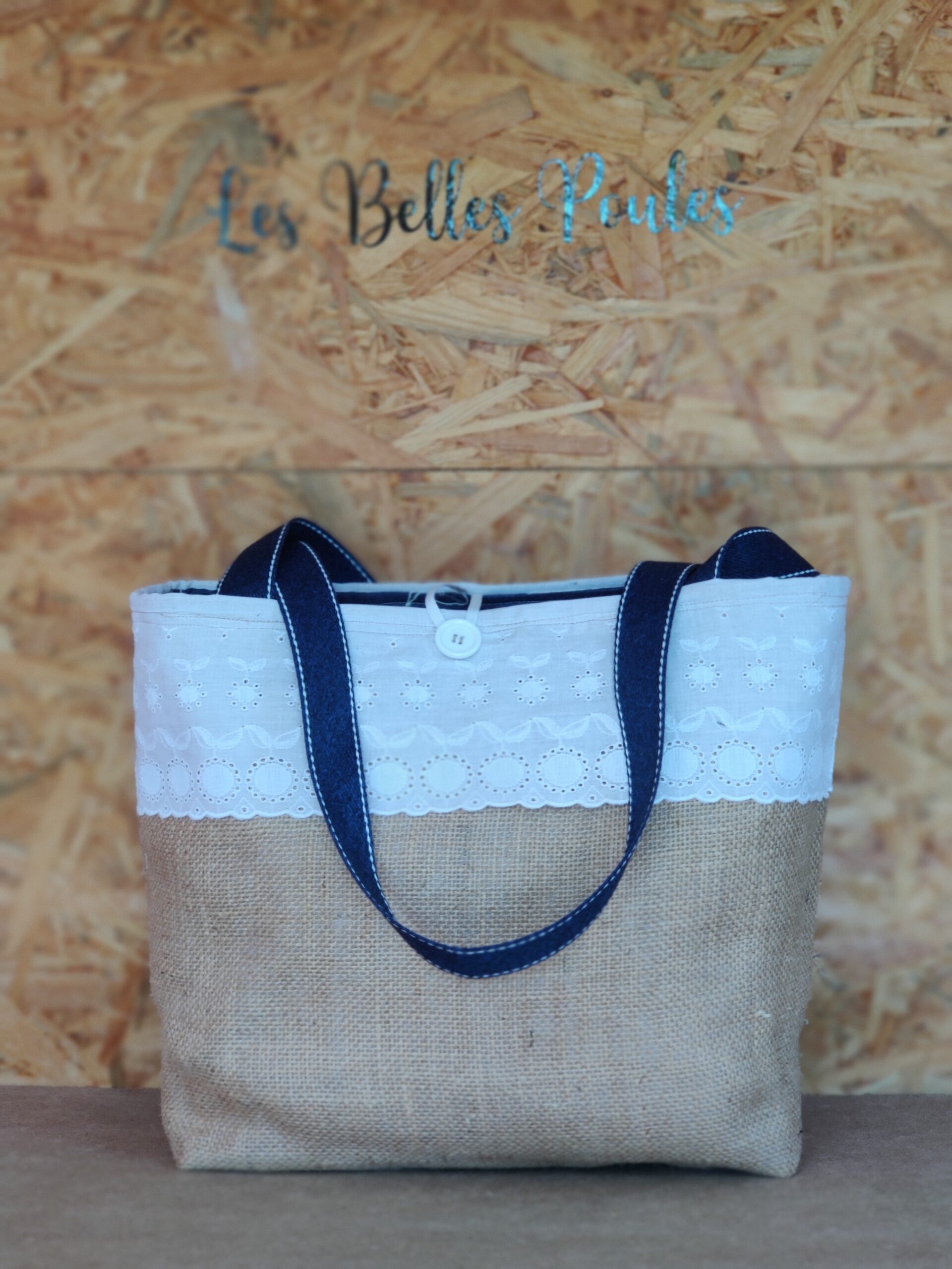 SAC FAIT MAIN EN TOILE DE JUTE DE CAFE RECYCLE LES BELLES POULES